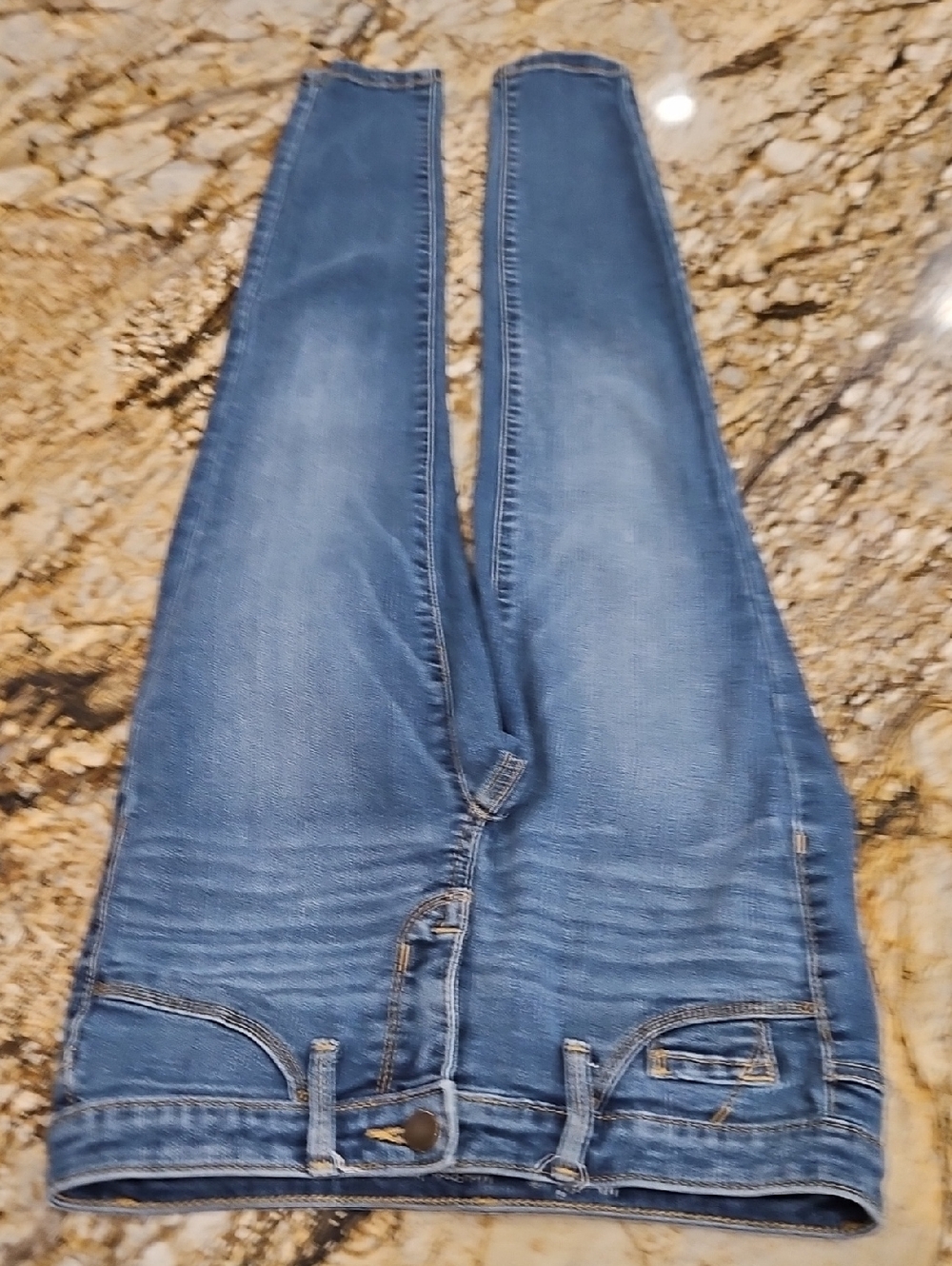Mossimo Supply Co. Mid-Rise Jegging Jeans. Size 00/24S Inseam 26" Rise 5"